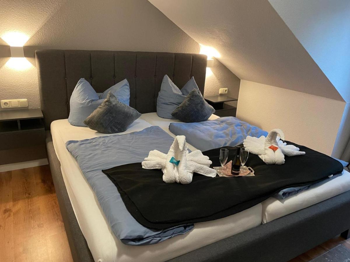 Hotel Und Restaurant Zum Bunten Hirsch มิโรว์ ภายนอก รูปภาพ